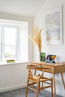 Newport Ship s Nook Cozy Hideaway