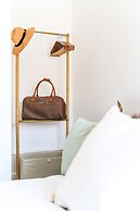 Newport Ship s Nook Cozy Hideaway