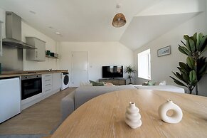 Newport Ship s Nook Cozy Hideaway
