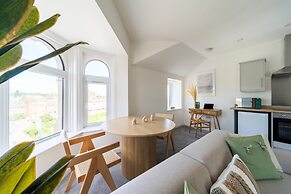 Newport Ship s Nook Cozy Hideaway