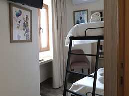 Hospedium DLJ Hostal Temático Desde La Judería