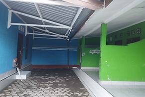 SPOT ON 93436 Penginapan Mekar Sari Near PT. Lombok Menara Energygas