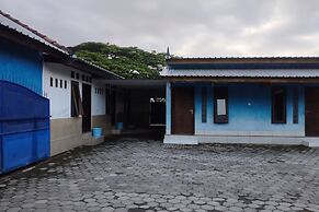 SPOT ON 93436 Penginapan Mekar Sari Near PT. Lombok Menara Energygas