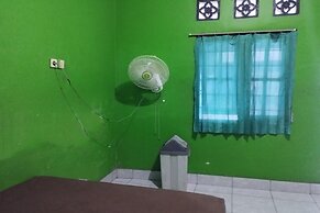 SPOT ON 93436 Penginapan Mekar Sari Near PT. Lombok Menara Energygas