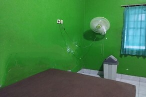 SPOT ON 93436 Penginapan Mekar Sari Near PT. Lombok Menara Energygas