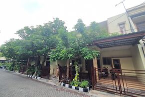 OYO 93444 Damia Homestay Syariah