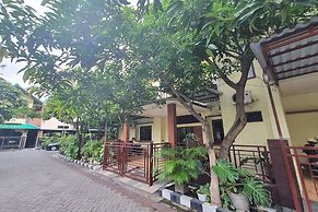 OYO 93444 Damia Homestay Syariah