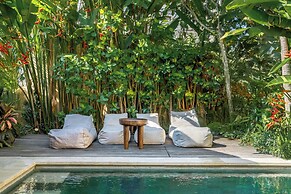 Flor Villa by Betterplace