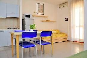 Bright and Functional Flat With Seaview Balcony