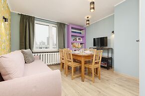 Colorful Apartment in Warsaw by Renters