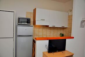 Cozy Studio Apartment With Shared Pool - Beahost