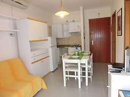 Functional 1 Bedroom Apartment With Shared Pool