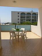 Coastal Comfort in a Cozy Studio Seaview Studio