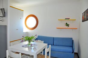 Elegant and Bright Studio Apartment Near the Beach
