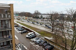 Gold & Blue Apartment Warsaw by Renters