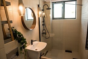 Diamond View Apartments