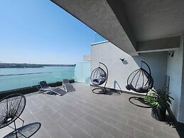 Diamond View Apartments