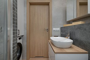 Mountain Corner Apartment by Renters