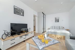 Mountain Corner Apartment by Renters