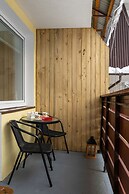 Mountain Corner Apartment by Renters