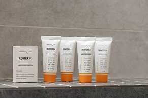 Mountain Corner Apartment by Renters