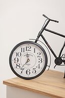 Mountain Corner Apartment by Renters