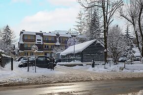 Mountain Corner Apartment by Renters