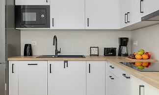 Mountain Corner Apartment by Renters