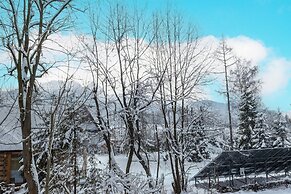 Mountain Corner Apartment by Renters