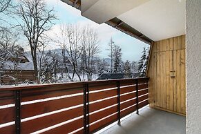 Mountain Corner Apartment by Renters