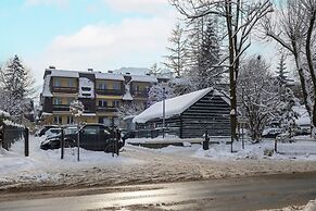 Mountain Corner Apartment by Renters