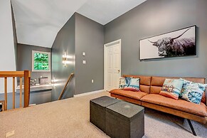 1 Mi to Beach: Pocono Lake Chalet w/ Decks