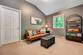 1 Mi to Beach: Pocono Lake Chalet w/ Decks