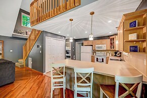 1 Mi to Beach: Pocono Lake Chalet w/ Decks