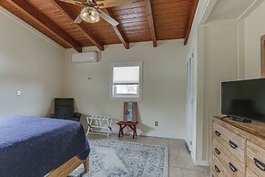 Beachfront Alligator Point Retreat: Steps to Sand!