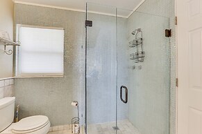 Beachfront Alligator Point Retreat: Steps to Sand!