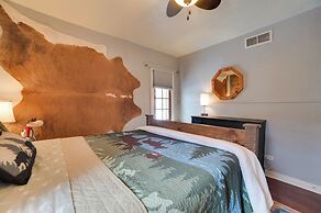 Family-friendly Cabin: Walk to Lake Access!