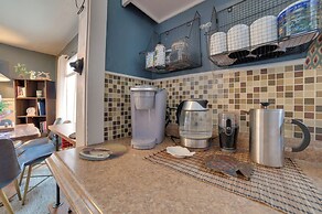 Family-friendly Cabin: Walk to Lake Access!