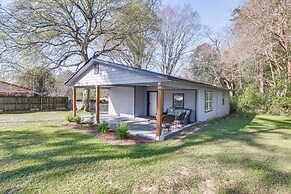 Pet-friendly Georgia Home w/ Patio, Near Golfing!