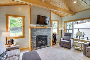 Cabin on Lake Hubert w/ Private Deck + Boat Dock