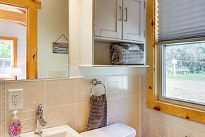 Lake Hubert Cabin w/ Private Deck + Boat Dock