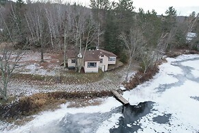 Mason Cabin w/ Private Dock on Marengo Lake!