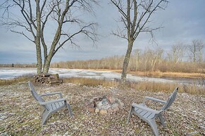 Mason Cabin w/ Private Dock on Marengo Lake!