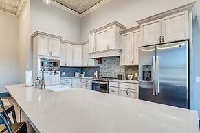 Florence Vacation Rental w/ Rooftop Deck!