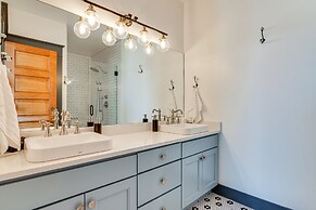 Florence Vacation Rental w/ Rooftop Deck!