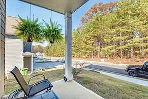Atlanta Home w/ Patio, 8 Mi to Downtown + Aquarium