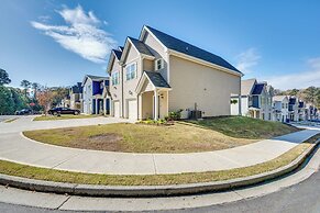 Atlanta Home w/ Patio, 8 Mi to Downtown + Aquarium