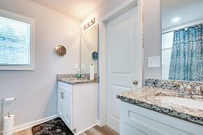 Atlanta Home w/ Patio, 8 Mi to Downtown + Aquarium