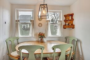 Colorado Springs Home: Balcony w/ Mountain Views!