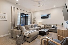 Private Pool Oasis #57 5 Bedroom Townhouse